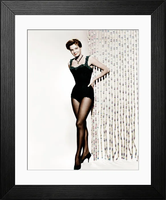 Framed Print : RIO BRAVO, Angie Dickinson, 1959 Framed Print : RIO BRAVO, Angie Dickinson, 1959