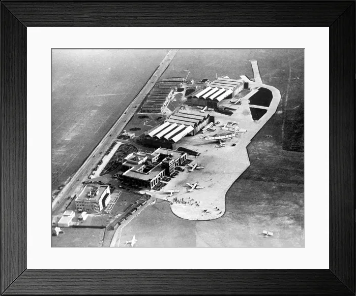 Framed Print : Croydon Airport in England (1940).. Courtesy: CSU Archives  /  Everett Collection