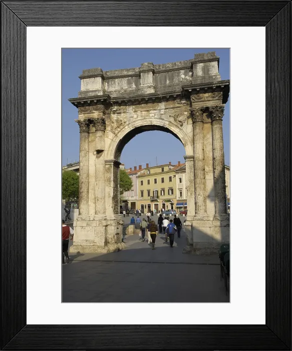 Framed Print : CROATIA. Pula. Triumphal Arch of the Sergi or Golden Gate (29-27 BC), located in Porta Aurea Square. Roman art. Architecture. AISA / Everett Collection**US SALES ONLY** Framed Print : CROATIA. Pula. Triumphal Arch of the Sergi or Golden Gate (29-27 BC), located in Porta Aurea Square. Roman art. Architecture. AISA / Everett Collection**US SALES ONLY**
