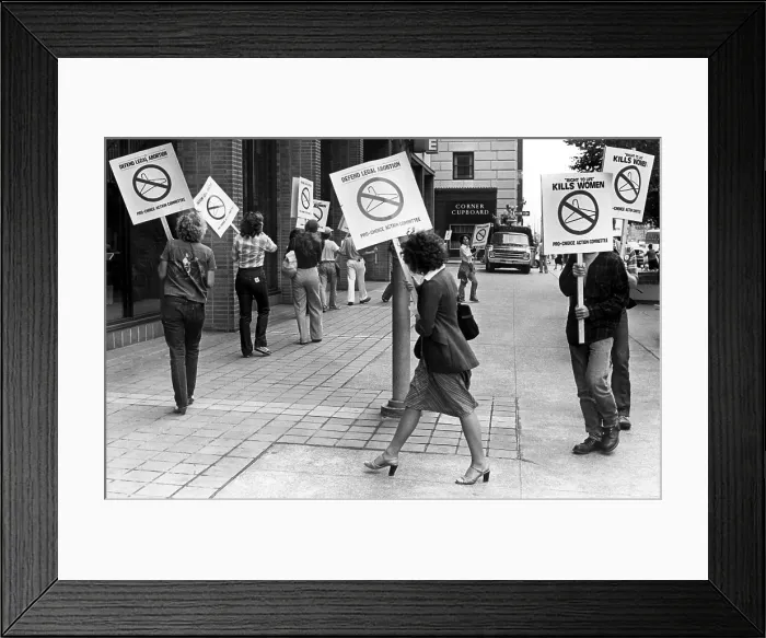 Framed Print : Pro-Choice Action Committee of Cleveland picket in front of the Hallenden House, site of Right to Life Society convention.. 1979. Courtesy: CSU Archives / Everett Collection Framed Print : Pro-Choice Action Committee of Cleveland picket in front of the Hallenden House, site of Right to Life Society convention.. 1979. Courtesy: CSU Archives / Everett Collection