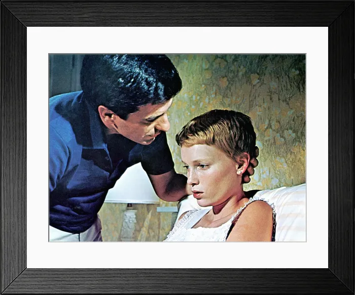 Framed Print : ROSEMARY'S BABY, John Cassavetes, Mia Farrow, 1968