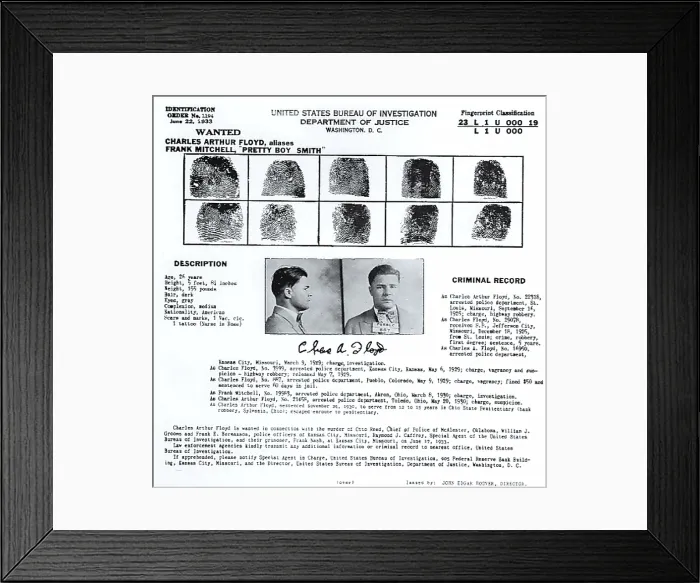  : Pretty Boy Floyd, wanted poster with mugshot and fingerprints for Charles Pretty Boy Arthur Floyd (1904-1934), American bank robber, June 22, 1933