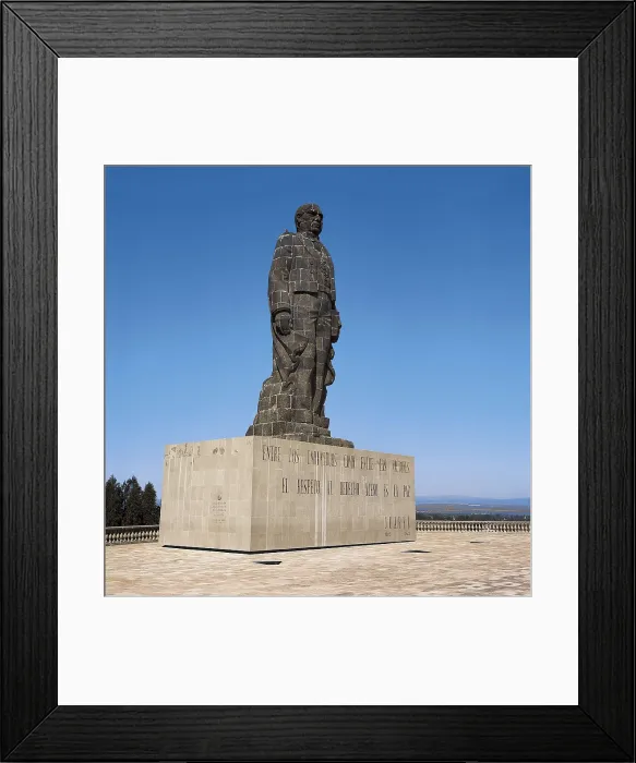 Framed Print : JUAREZ GARCIA, Benito (1806-1872). Monument located in Cerro de las Campanas. Sculpture on rock. MEXICO. QUERTARO. Quertaro. AISA / Everett Collection**US SALES ONLY**