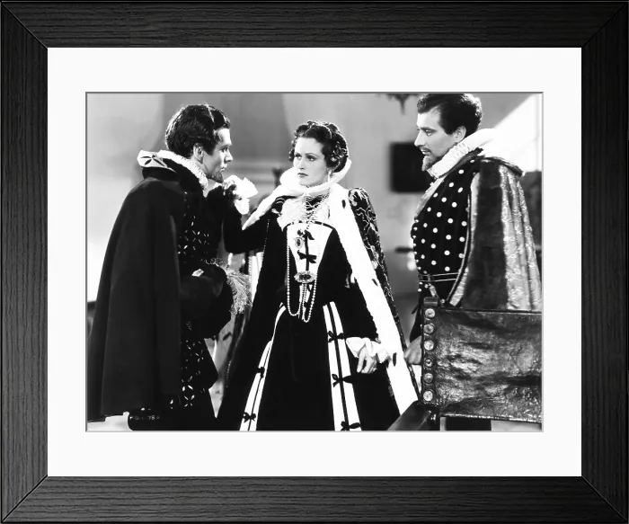 Framed Print : FIRE OVER ENGLAND, from left: Laurence Olivier, Vivien Leigh, Leslie Banks, 1937