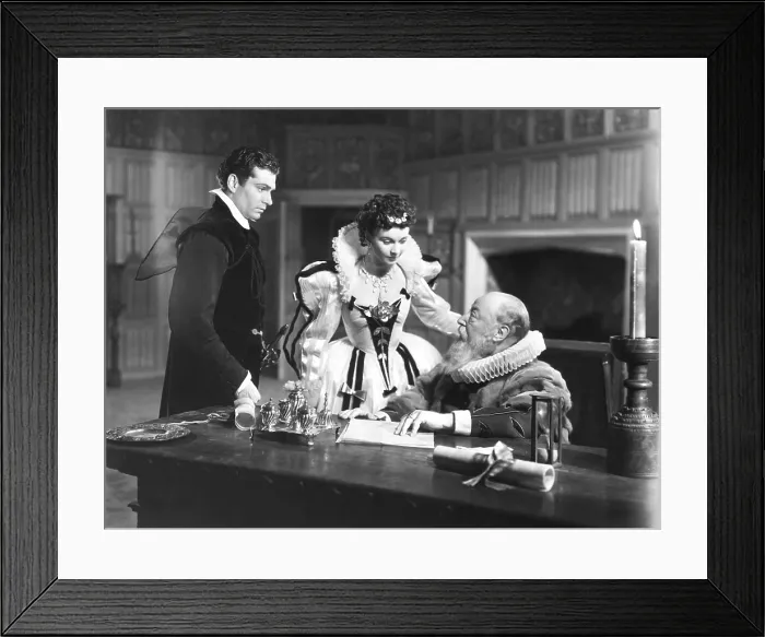Framed Print : FIRE OVER ENGLAND, from left: Laurence Olivier, vivien Leigh, Morton Selten, 1937