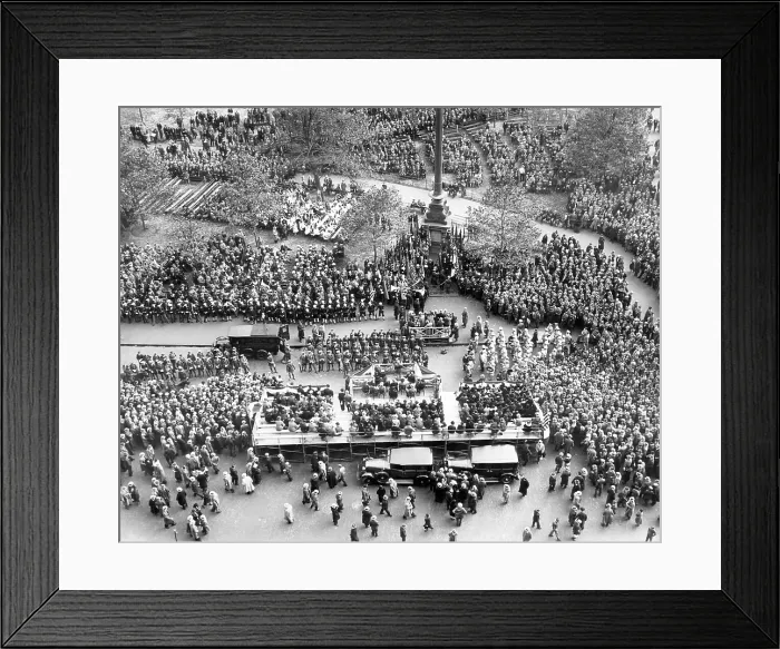 Framed Print : Armistice Day observance at the Eternal Light shrine, symbolic of those who lost their lives in France during World War I. Madison Square Garden, New York city, November 11, 1931