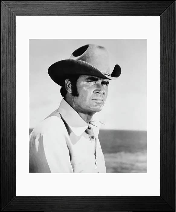 Framed Print : THE CASTAWAY COWBOY, James Garner, 1974
