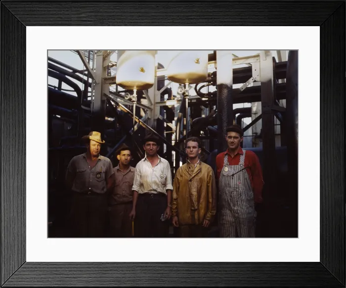 Framed Print : Employees at Mid-Continent Refinery, Tulsa, Oklahoma, photograph by John Vachon, 1943 Framed Print : Employees at Mid-Continent Refinery, Tulsa, Oklahoma, photograph by John Vachon, 1943
