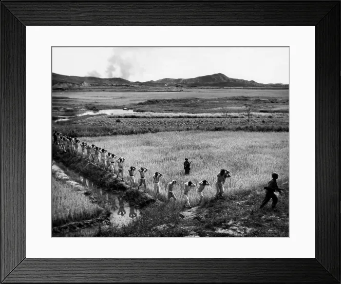 Framed Print : Korean War: U.S. Marines invading North Korea, 1950.. Courtesy: CSU Archives  /  Everett Collection
