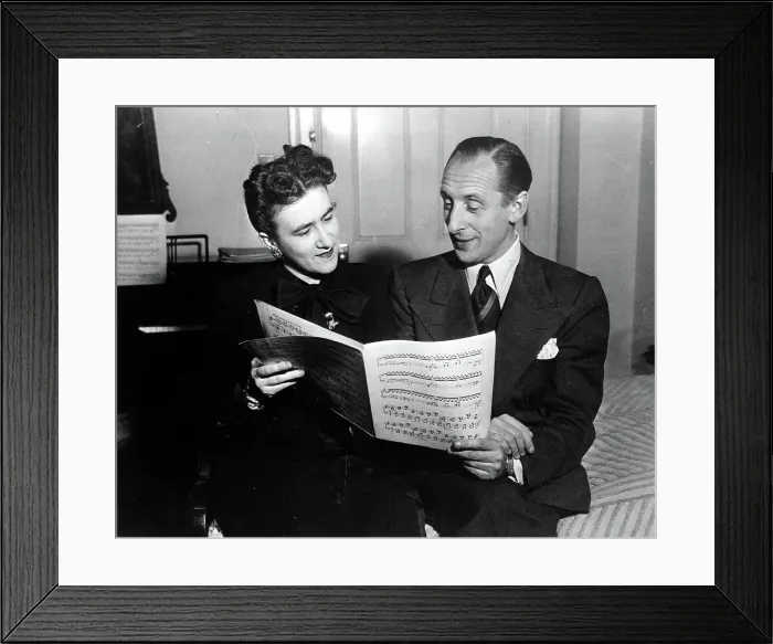 Framed Print : VLADIMIR & WANDA HOROWITZ- c.1946. Courtesy: CSU Archives  /  Everett Collection