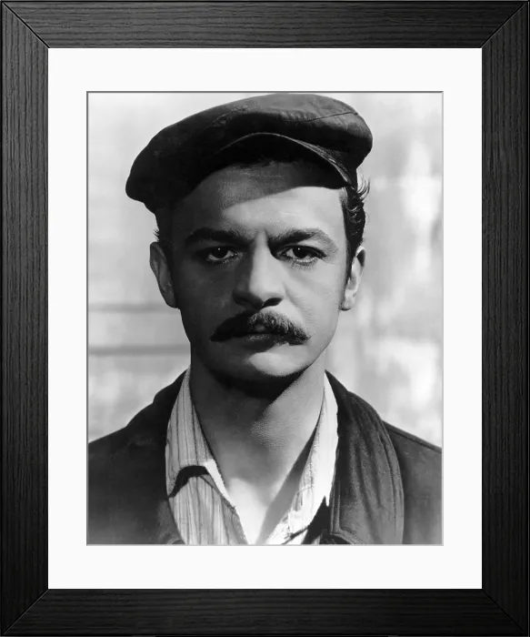 Framed Print : CASQUE D'OR, (aka GOLDEN MARIE), Serge Reggiani, 1952