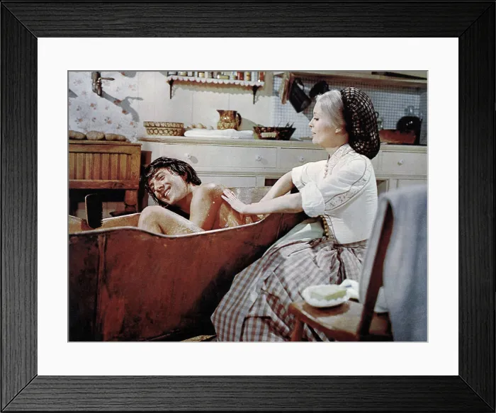 Framed Print : LITTLE BIG MAN, from left: Dustin Hoffman, Faye Dunaway, 1970