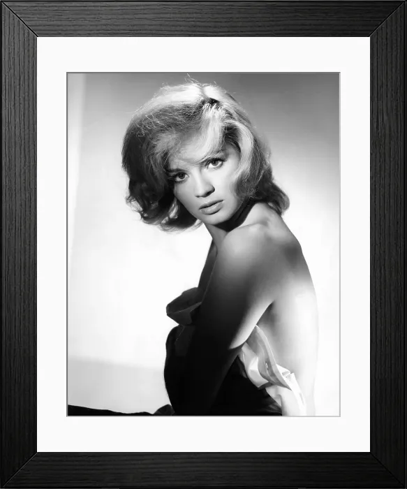 Framed Print : JESSICA, Angie Dickinson, 1962 Framed Print : JESSICA, Angie Dickinson, 1962