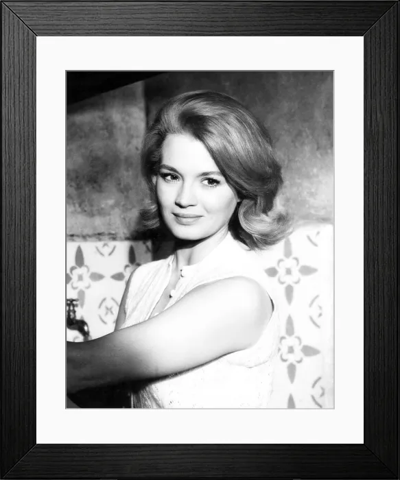 Framed Print : JESSICA, Angie Dickinson, 1962 Framed Print : JESSICA, Angie Dickinson, 1962