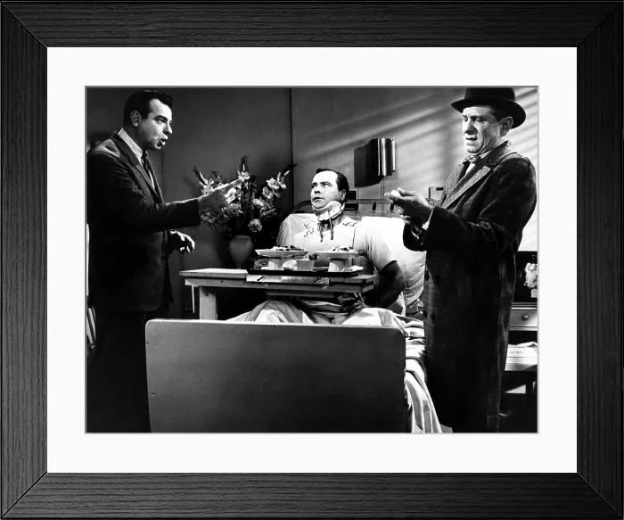 Framed Print : THE FORTUNE COOKIE, Walter Matthau, Jack Lemmon, Ned Glass, 1966