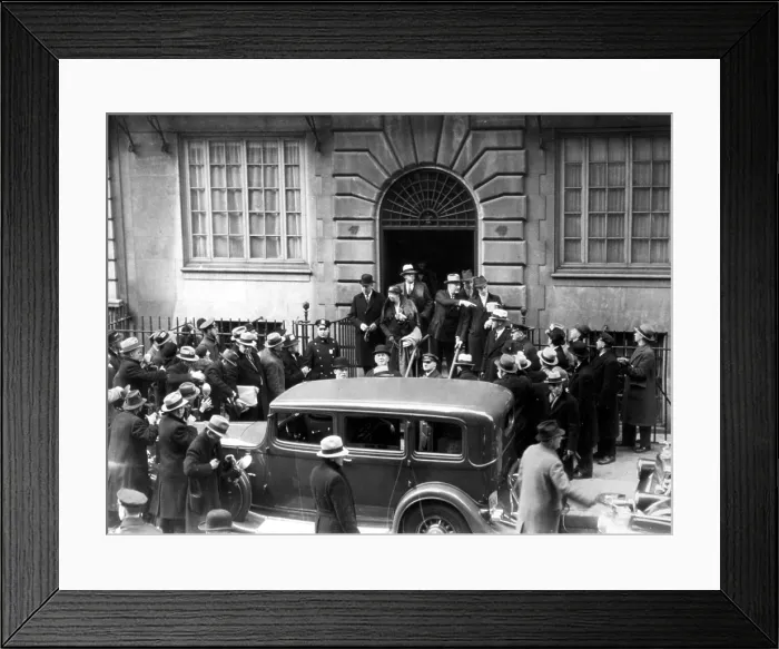 Framed Print : PRESIDENT-ELECT ROOSEVELT and hiswife Eleanor at their New York home in 1933.. Courtesy: CSU Archives  /  Everett Collection