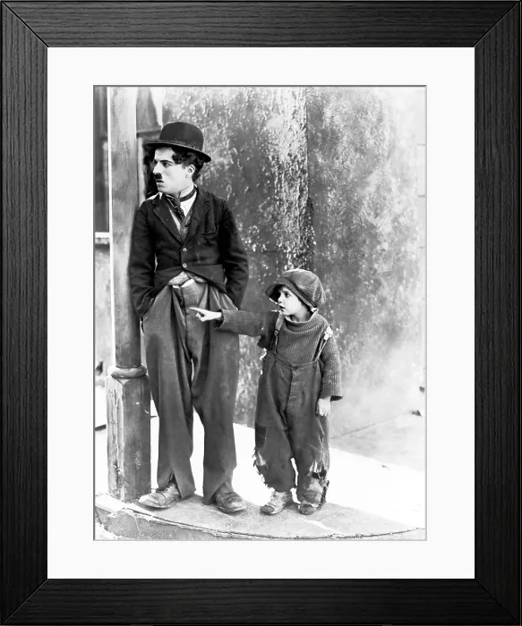 Framed Print : THE KID, Charles Chaplin, Jackie Coogan, 1921