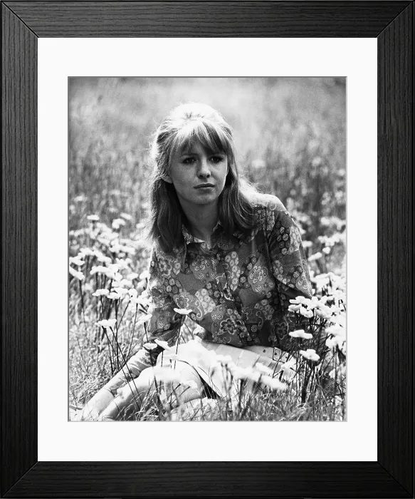 Framed Print : THE BUTTERCUP CHAIN, Jane Asher, 1970