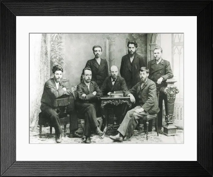 Framed Print : LENIN, Vladimir Ilich Ulyanov (1870-1924). Portrait of Lenin with his comrades. AISA / Everett Collection**US SALES ONLY**
