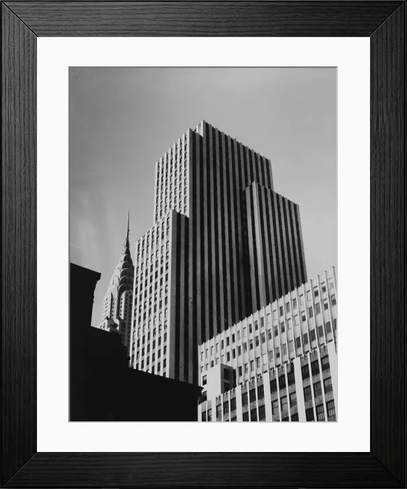 Framed Print : New York Daily News Building, New York City, ca 1930s Framed Print : New York Daily News Building, New York City, ca 1930s