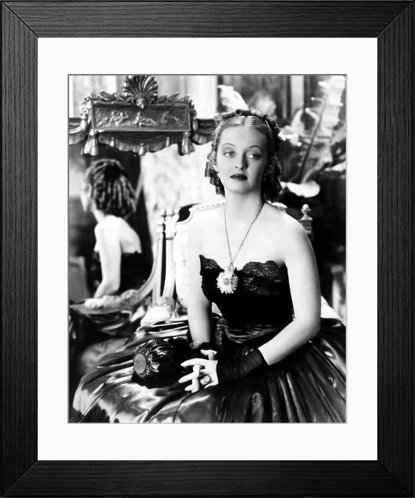 Framed Print : JEZEBEL, Bette Davis, 1938