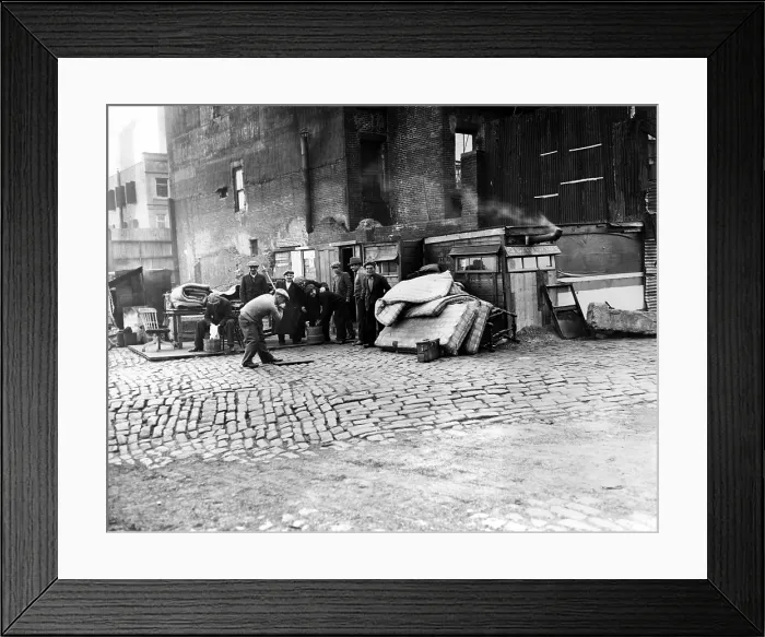 Framed Print : Great Depression, Riverfront Shantytown (35th Street & East River), New York City, NY, November 1933. Courtesy: CSU Archives  /  Everett Collection