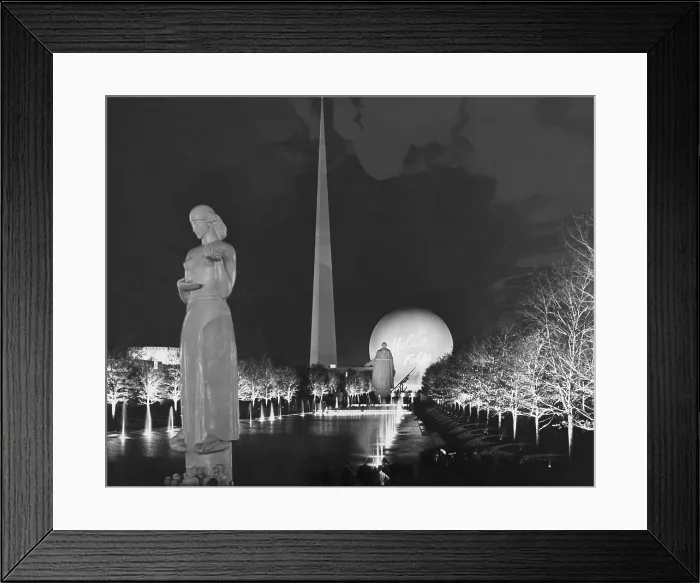 Framed Print : World's Fair, 1939, in Flushing, NY, the Trylon & Perisphere. CSU Archives / Courtesy Everett Collection Framed Print : World's Fair, 1939, in Flushing, NY, the Trylon & Perisphere. CSU Archives / Courtesy Everett Collection