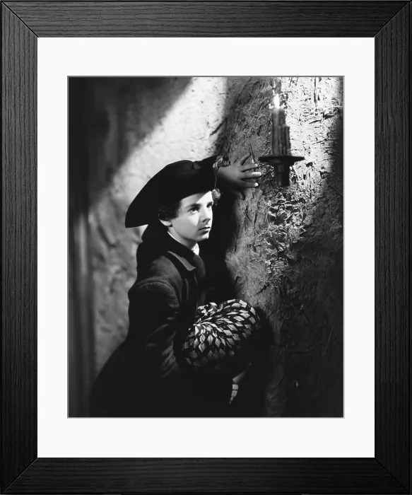 Framed Print : KIDNAPPED, Freddie Bartholomew, 1938, TM and Copyright 20th Century Fox Film Corp. All rights reserved / courtesy Everett Collection