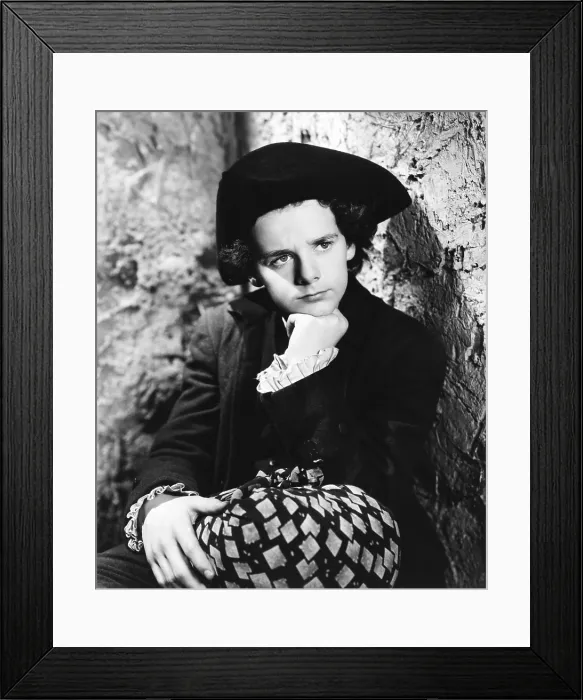Framed Print : KIDNAPPED, Freddie Bartholomew, 1938, TM and Copyright 20th Century Fox Film Corp. All rights reserved / courtesy Everett Collection