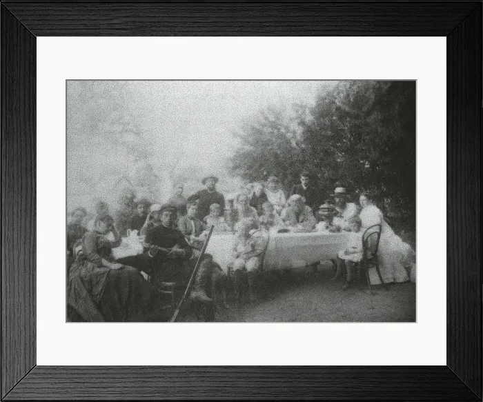 Framed Print : TOLSTOY, Lev Nikolayevich, Leo (1828-1910). Portrait of Leo Tolstoy with his family in 1900. RUSSIA. TULA. Ysnaia Poliana. Tolstoy House Museum