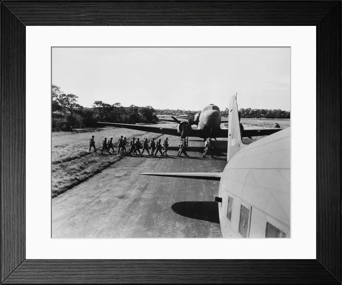 Framed Print : World War II, U.S. paratroopers preparing to board planes during maneuvers in England, circa 1942 Framed Print : World War II, U.S. paratroopers preparing to board planes during maneuvers in England, circa 1942