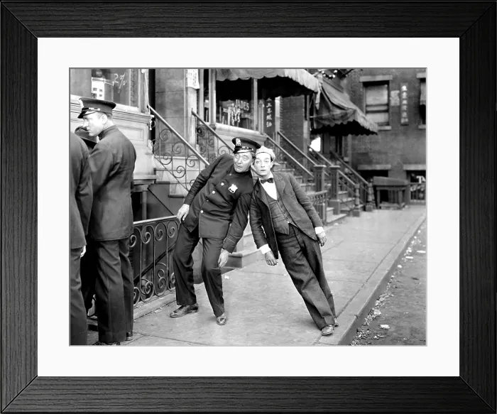 Framed Print : THE CAMERAMAN, Harry Gribbon, Buster Keaton, 1928 Framed Print : THE CAMERAMAN, Harry Gribbon, Buster Keaton, 1928