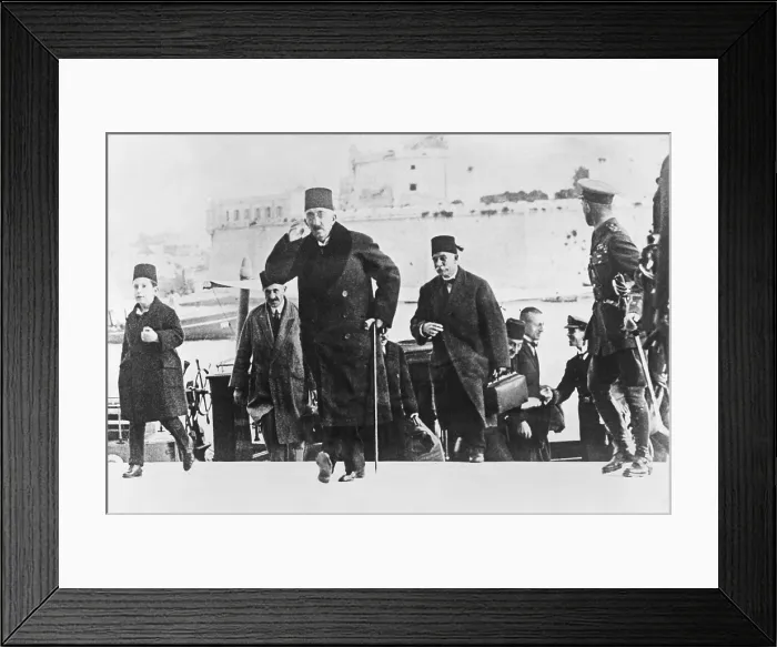 Framed Print : Former Turkish Sultan Mehmed VI (Mohammed VI) arrived in Malta on British warship. Dec. 9, 1922. The Turkish Grand National Assembly abolished the Sultanate on Nov
