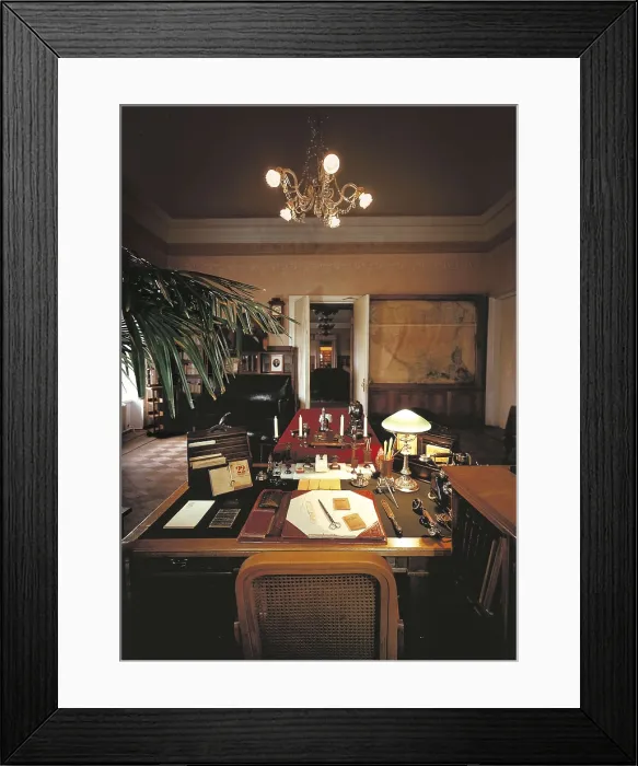 Framed Print : LENIN, Vladimir Ilich Ulyanov (1870-1924). Lenin's office. RUSSIA. Moscow. Kremlin. AISA / Everett Collection**US SALES ONLY** Framed Print : LENIN, Vladimir Ilich Ulyanov (1870-1924). Lenin's office. RUSSIA. Moscow. Kremlin. AISA / Everett Collection**US SALES ONLY**