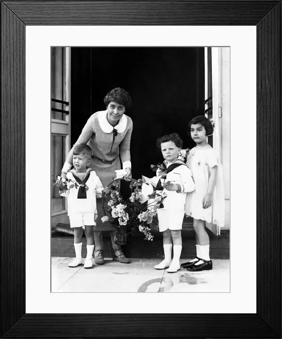 Framed Print : Children give First Lady Grace Coolidge a basket of flowers, 1925. Courtesy: CSU Archives / Everett Collection Framed Print : Children give First Lady Grace Coolidge a basket of flowers, 1925. Courtesy: CSU Archives / Everett Collection