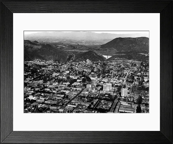 Framed Print : HOLLYWOOD, CA, c. 1940s.. Courtesy: CSU Archives / Everett Collection Framed Print : HOLLYWOOD, CA, c. 1940s.. Courtesy: CSU Archives / Everett Collection