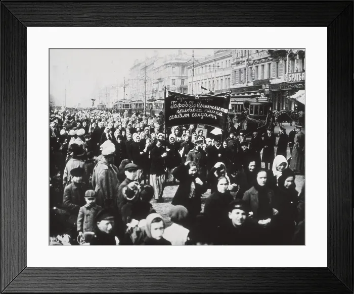 Framed Print : RUSSIA. Saint Petersburg. Russian revolution (1917). Women's declaration claiming the right to vote (March 19th) in the Nevsky Avenue Framed Print : RUSSIA. Saint Petersburg. Russian revolution (1917). Women's declaration claiming the right to vote (March 19th) in the Nevsky Avenue