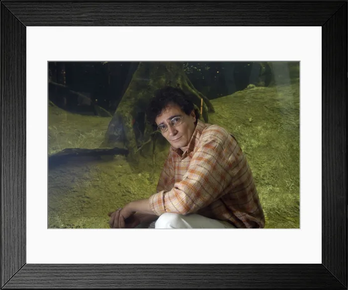 Framed Print : SANCHEZ PIOLAlbert (1965). Writer. 2005. Oscar Elias / AISA / Everett Collection (183926)**US SALES ONLY**