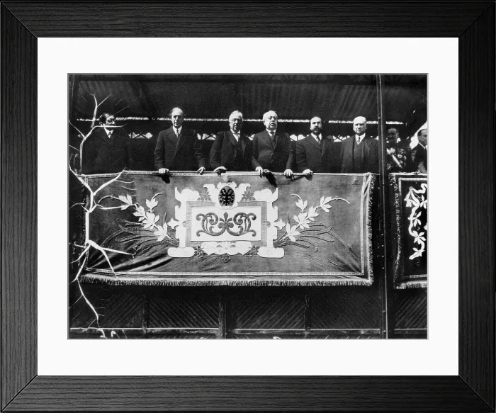 Framed Print : Espaa. Segunda Repblica (1931-1936). Homage cerimony to the Repblica (1936)