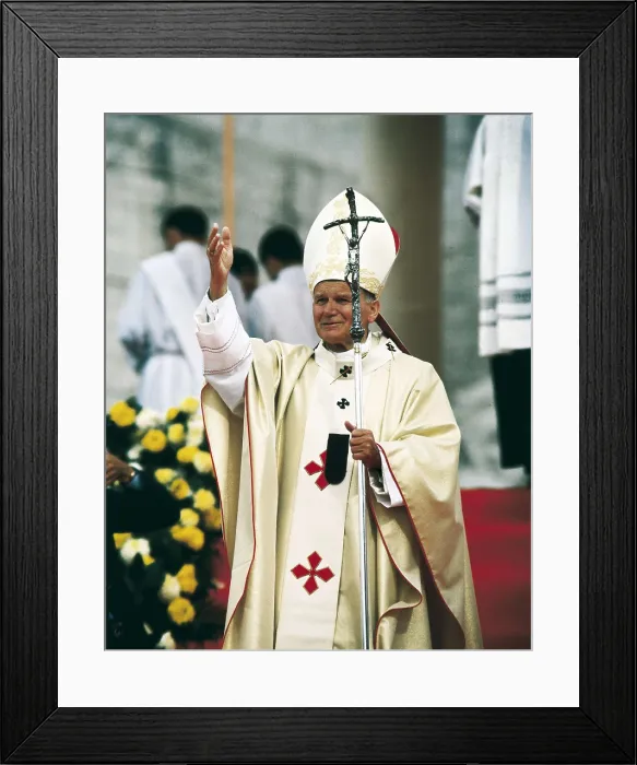 Framed Print : JOHN PAUL II (1920). The Pope officiating a mess during his visit to Argentina in 1987. AISA / Everett Collection**US SALES ONLY** Framed Print : JOHN PAUL II (1920). The Pope officiating a mess during his visit to Argentina in 1987. AISA / Everett Collection**US SALES ONLY**