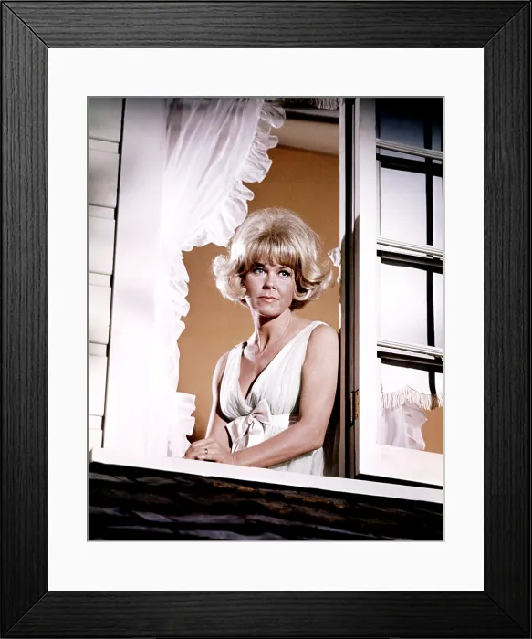 Framed Print : SEND ME NO FLOWERS, Doris Day, 1964 Framed Print : SEND ME NO FLOWERS, Doris Day, 1964
