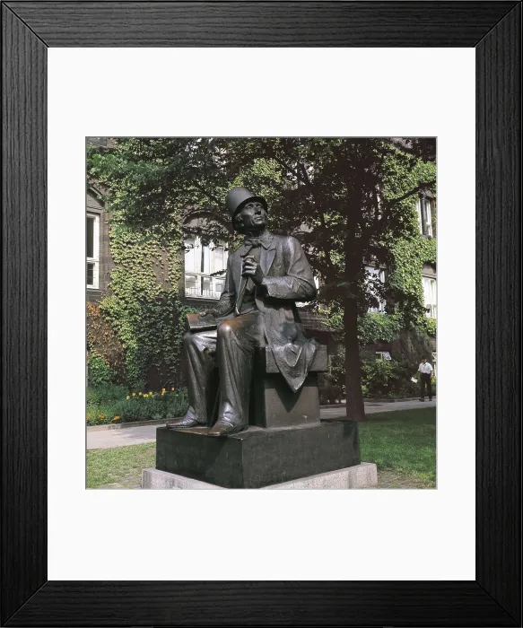 Framed Print : ANDERSEN, Hans Christian (1805-1875). Sculpture situated at the Rosenborg Garden. Sculpture on bronze. DENMARK. ZEALAND. COPENHAGEN. Copenhagen