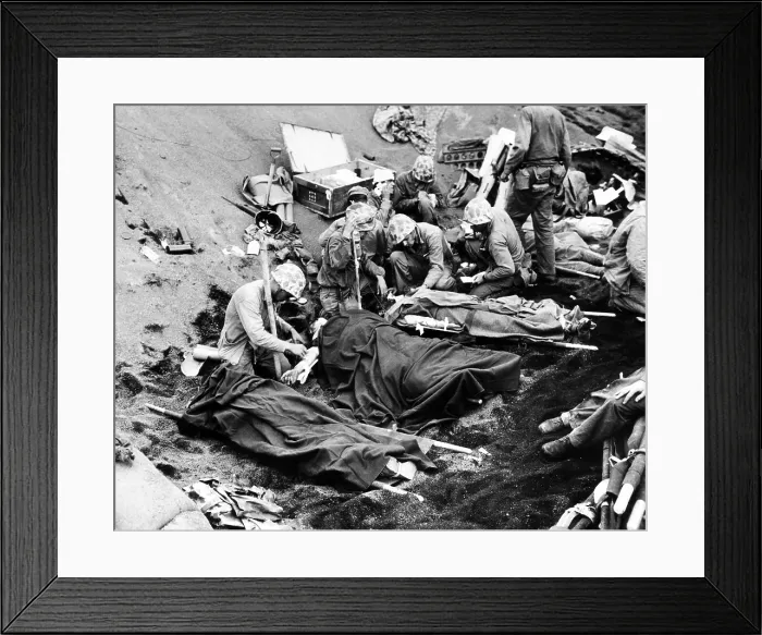 Framed Print : Wounded American troops at the Battle of Iwo Jima, circa 1945. Courtesy: CSU Archives / Everett Collection Framed Print : Wounded American troops at the Battle of Iwo Jima, circa 1945. Courtesy: CSU Archives / Everett Collection