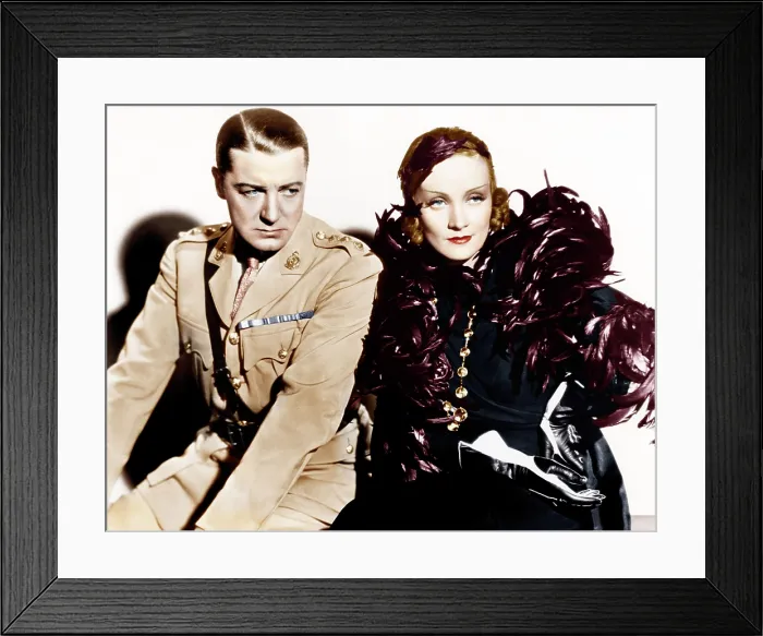 Framed Print : SHANGHAI EXPRESS, from left: Clive Brook, Marlene Dietrich, 1932