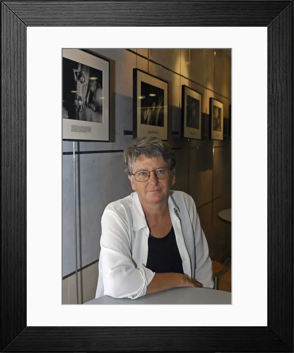 Framed Print : VIDALNuria. Journalist. 2004. Oscar Elias / AISA / Everett Collection (184255)**US SALES ONLY** Framed Print : VIDALNuria. Journalist. 2004. Oscar Elias / AISA / Everett Collection (184255)**US SALES ONLY**