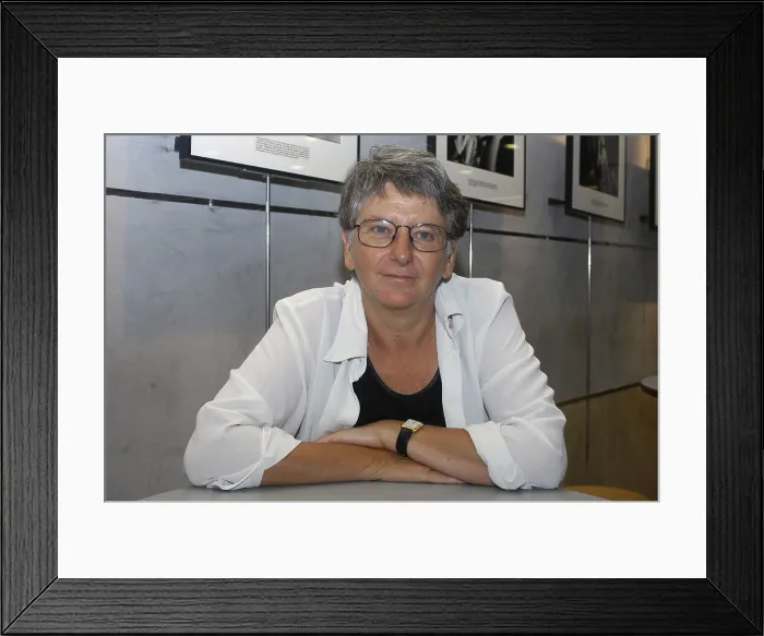 Framed Print : VIDALNuria. Journalist. 2004. Oscar Elias / AISA / Everett Collection (184256)**US SALES ONLY** Framed Print : VIDALNuria. Journalist. 2004. Oscar Elias / AISA / Everett Collection (184256)**US SALES ONLY**