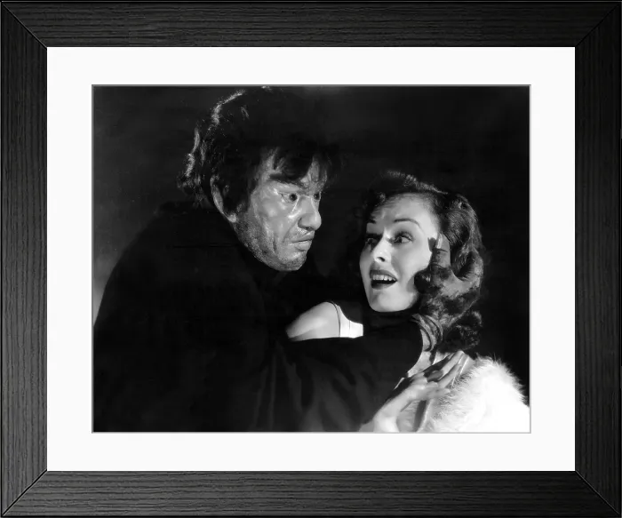 Framed Print : THE CAT AND THE CANARY, Douglass Montgomery, Paulette Goddard, 1939 Framed Print : THE CAT AND THE CANARY, Douglass Montgomery, Paulette Goddard, 1939