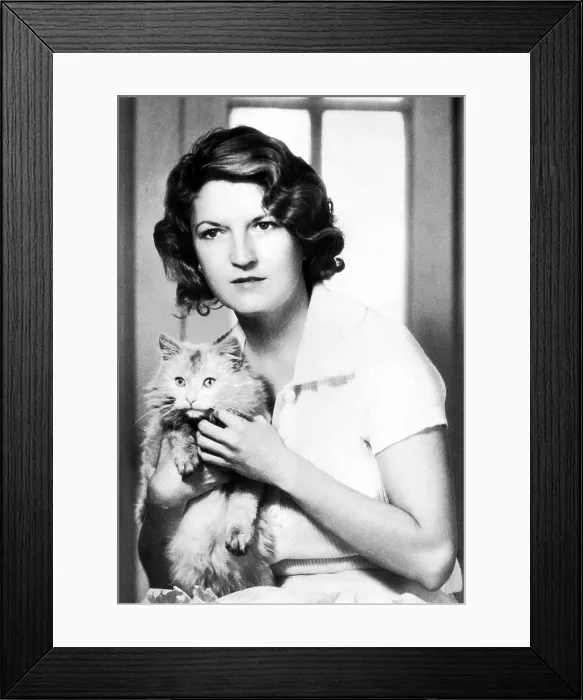 Framed Print : ZELDA FITZGERALD, c.1930. Courtesy: CSU Archives / Everett Collection Framed Print : ZELDA FITZGERALD, c.1930. Courtesy: CSU Archives / Everett Collection