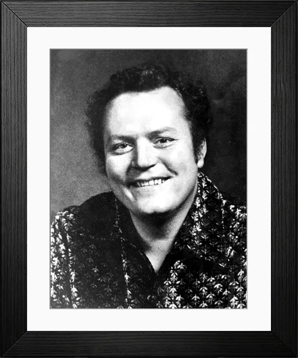 Framed Print : Larry Flynt, publisher of Hustler magazine, in 1975. Courtesy: CSU Archives  /  Everett Collection