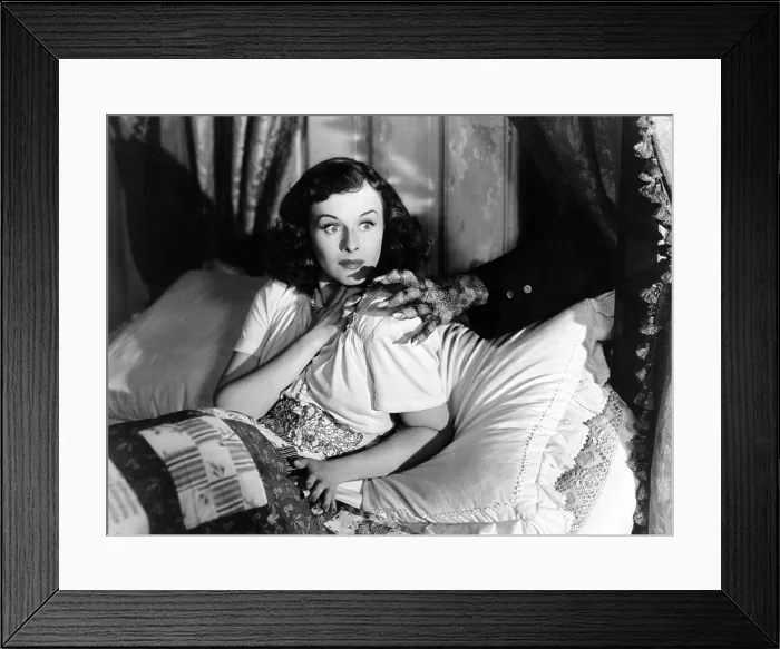 Framed Print : THE CAT AND THE CANARY, Paulette Goddard, 1939 Framed Print : THE CAT AND THE CANARY, Paulette Goddard, 1939